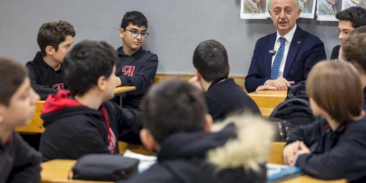 İzmir'de sınıf başkanının vaadi Başkan Büyükakın ile yerine geldi