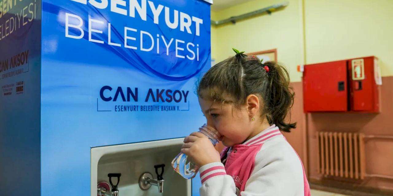 Esenyurt’ta Öğrencilere Ücretsiz İçme Suyu Desteği