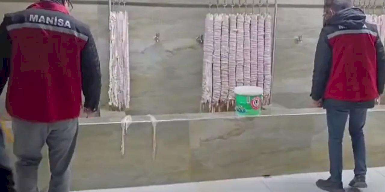 Manisa'da 4 milyon TL'lik bozulmuş kokoreçe imha!