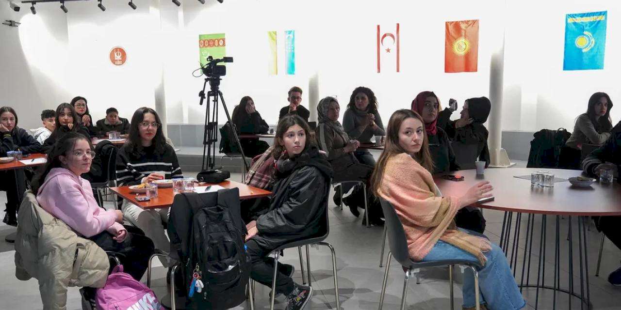 Ankara Keçiören'de gençlere Erasmus+ bilgilendirmesi