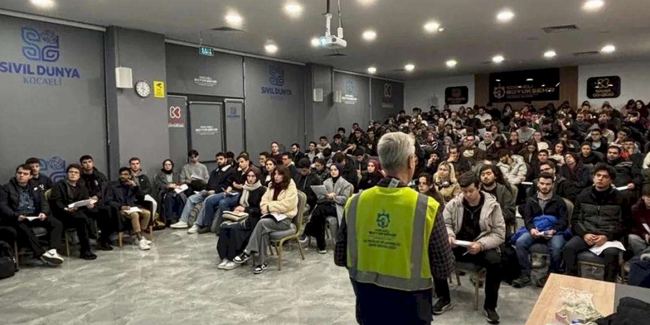 Kocaeli'de TEKNOFEST öğrencilerine ilk yardım eğitimi