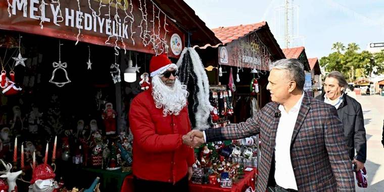 Antalya'da Başka Uysal’dan Yeni Yıl Çarşısı’na ziyaret