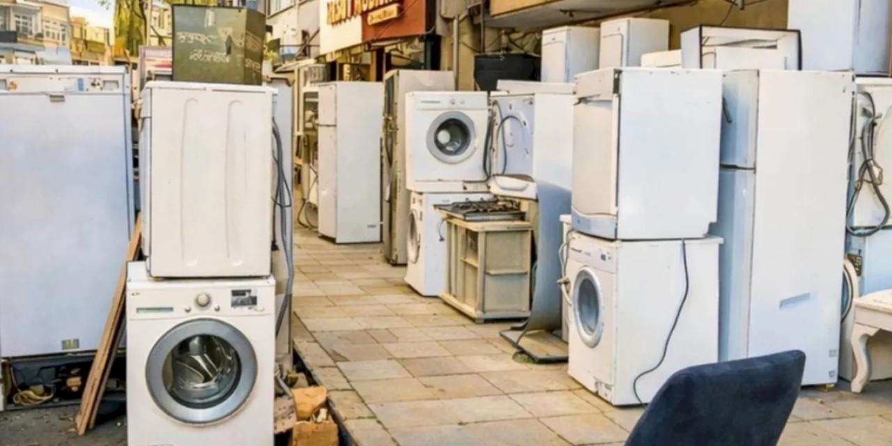 İzmit Kanlıbağ’da spotçuların kaldırım işgaline mühürleme