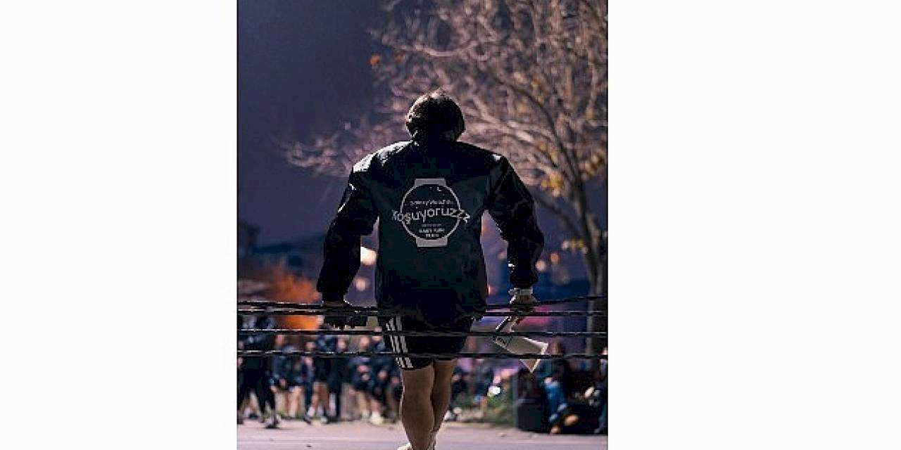 Yılın en uzun gecesinde yüzlerce kişi Galaxy Watch8 ile koştu