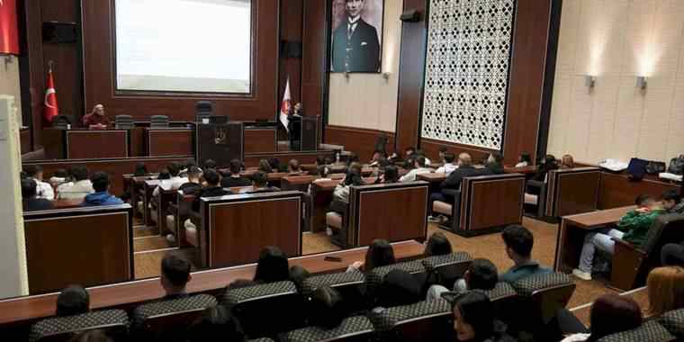 Ankara Keçiören'de stajyer öğrencilere sağlık eğitimi