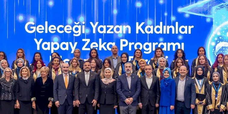 Turkcell’in ‘Geleceği Yazan Kadınlar Yapay Zekâ Projesi’ Mezunlarını Verdi