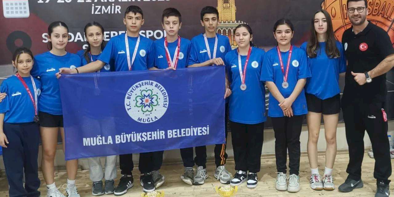 Muğlalı sporcular İzmir’den 4 gümüş madalya ile döndü