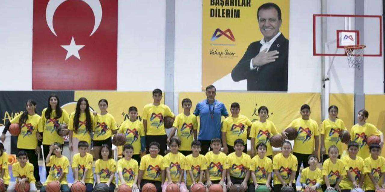 Mersin’de ücretsiz basketbol kursuna yoğun ilgi
