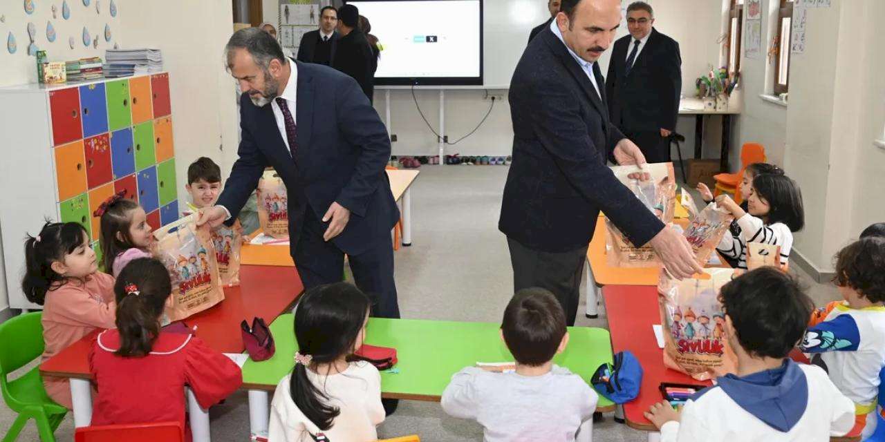 Konya'da Başkan Altay, çocukların 'Şivlilik' coşkusuna eşlik etti