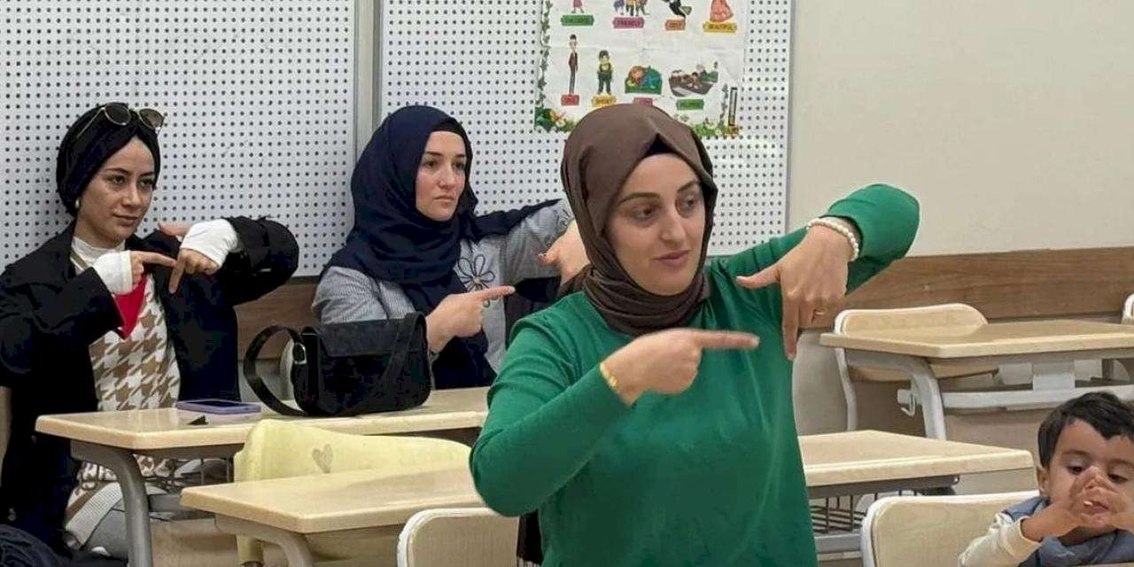 Sakarya'da Türk İşaret Dili kursu tamamlandı