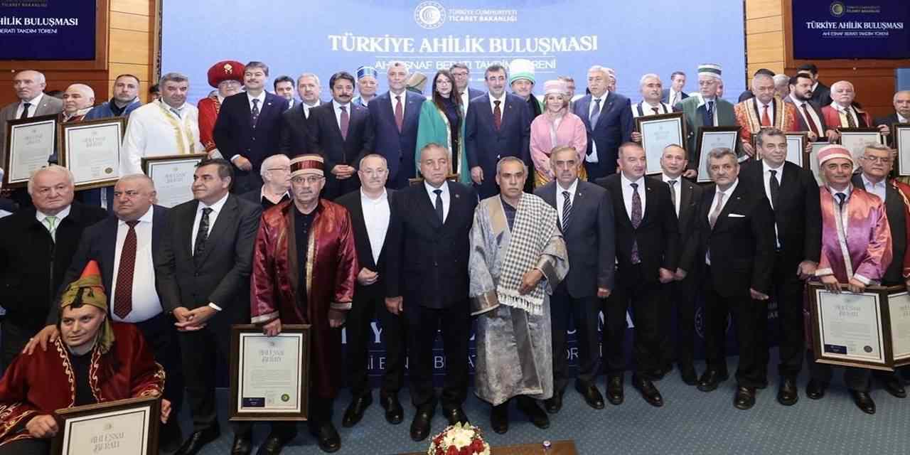 Ahi beratları takdim edildi