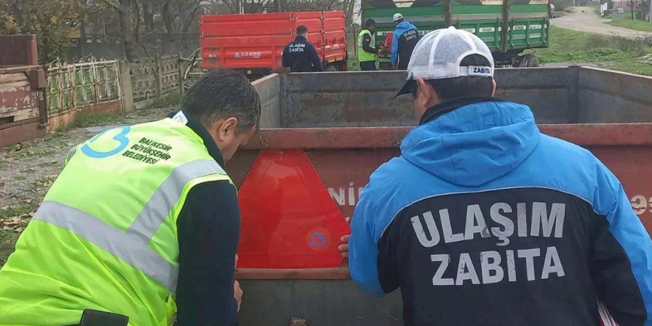 Balıkesir Büyükşehir'den Gönen'e reflektör desteği