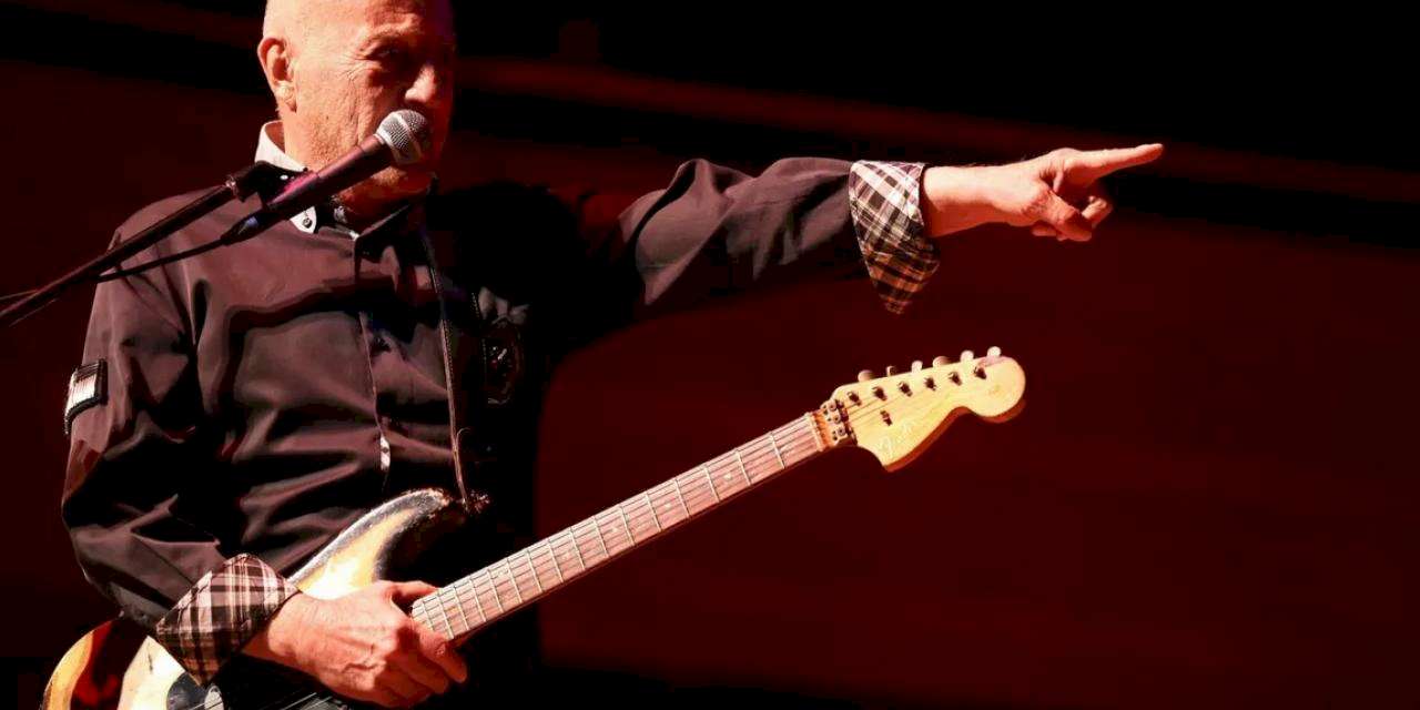 Fuat Güner İzmir sahnesindeydi