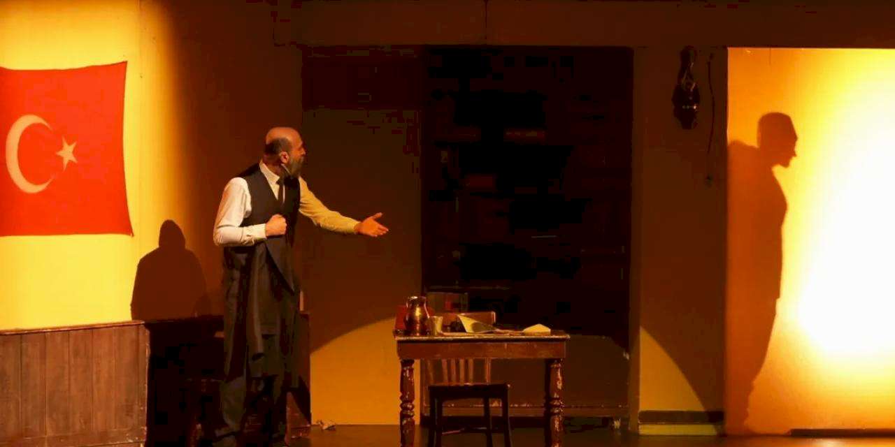 Kocaeli’de Mehmet Akif Ersoy’a tiyatroyla vefa