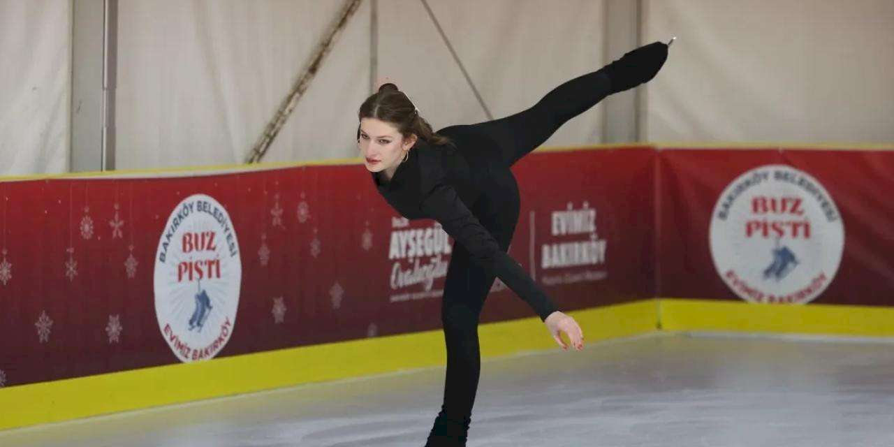 İstanbul Bakırköy’de açılan Buz Pisti’ne büyük ilgi