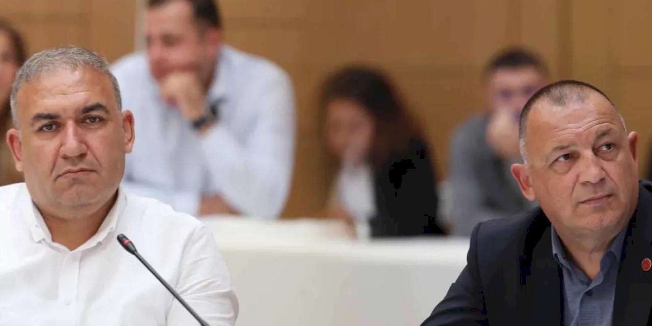 Şile Belediyesi'nin tutuklu CHP'li meclis üyeleri istifa etti!