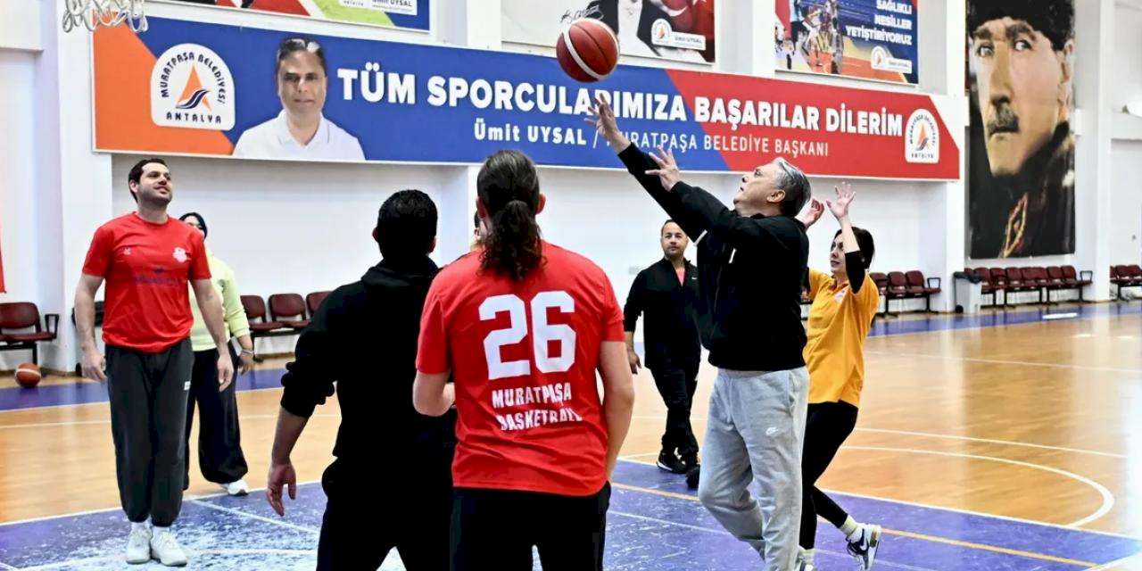 Antalya Muratpaşa’dan amatör spora nakdi destek
