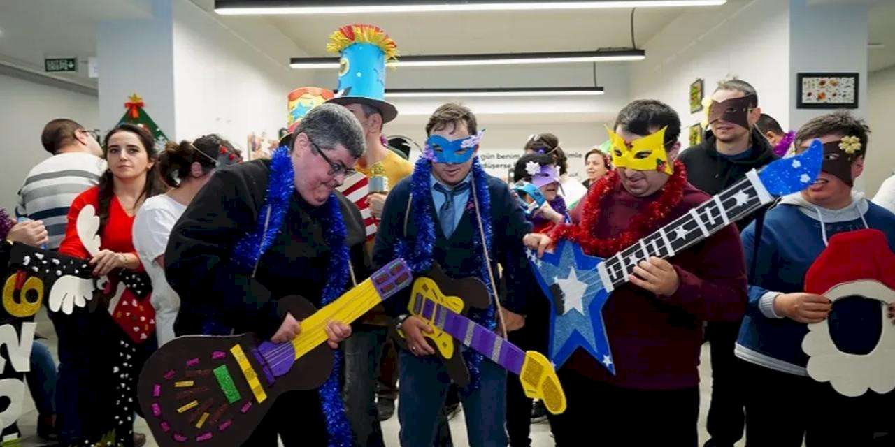 İstanbul'da Engelsiz Merkezde yeni yıl neşesi