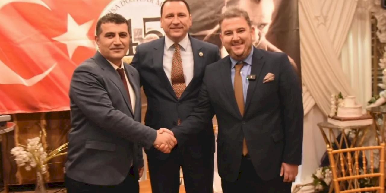 Manisa Dostlar Meclisi’nde demokrasi rüzgarı esti