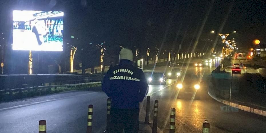 Kocaeli Büyükşehir ekipleri yeni yılda da nöbette