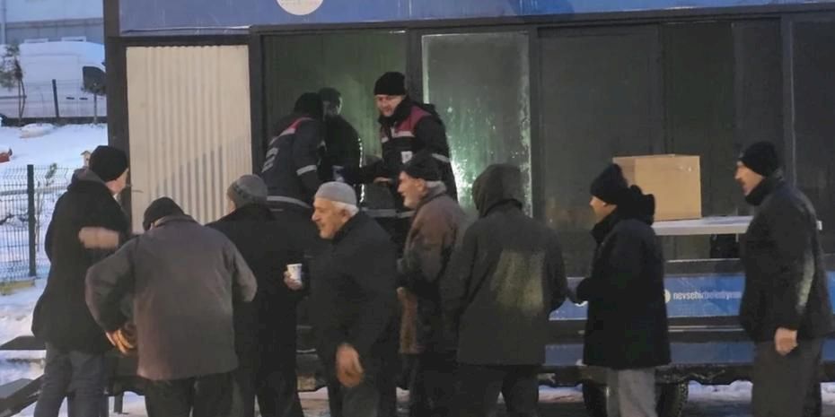 Nevşehir Belediyesi’nden poğaça ve süt ikramı