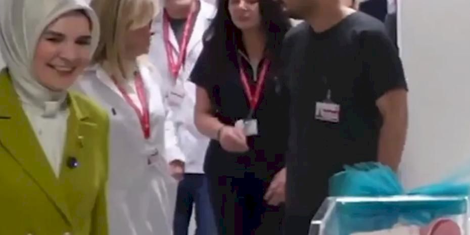 Bakan Göktaş'tan doğum yapan annelere 'yeni yıl' ziyareti