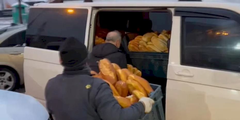 Adıyaman'da yoğun kara rağmen sıcak desteğe devam