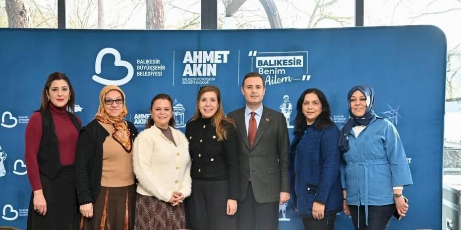 Ahmet Akın'dan 'kadın muhtar' vurgusu