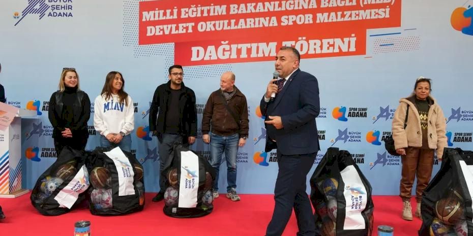 500 Okula Spor Malzemesi Dağıtıldı