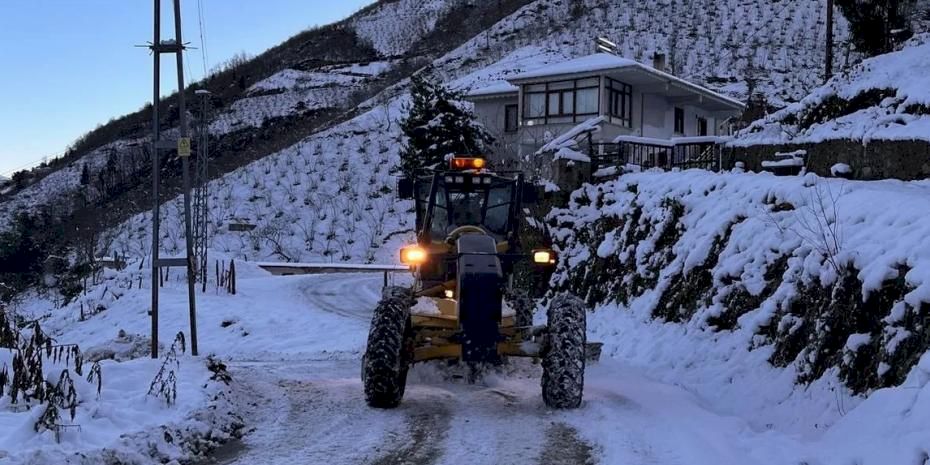 Trabzon'da yoğun kar mesaisi! Tüm yollar açıldı