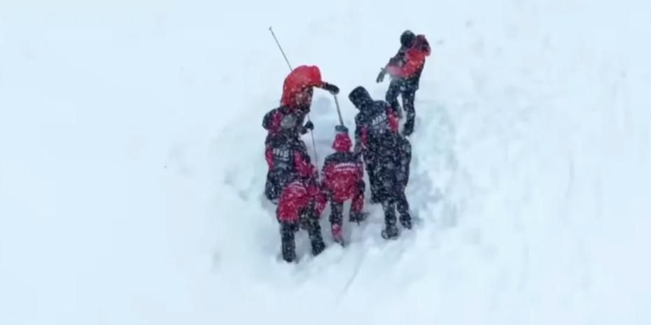 Yoğun karla mücadelede 42 bin personel sahada
