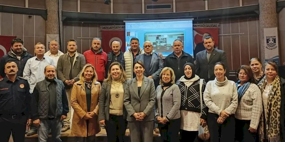 Muğla Büyükşehir'den muhtarlara akademik destek