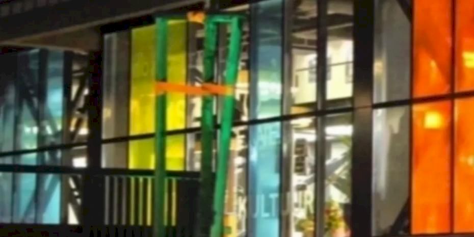 Sakarya'da edebiyatseverlere Ziya Osman Saba söyleşisi