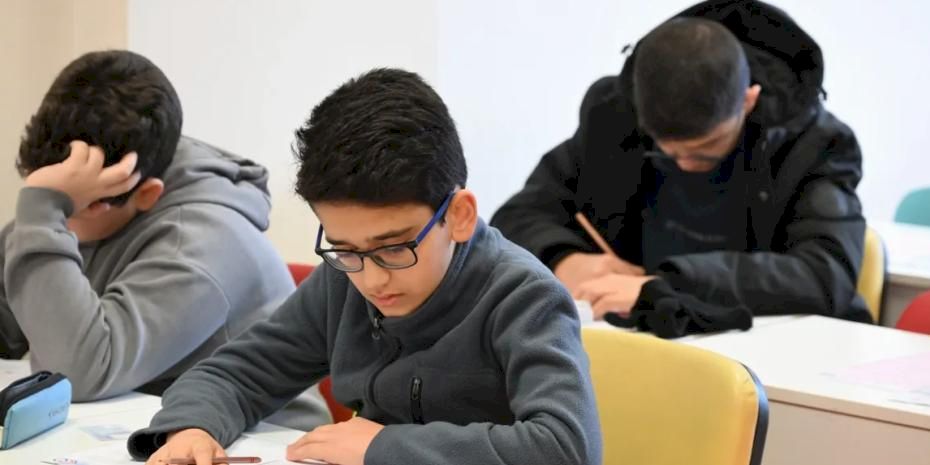 Manisa'da öğrenciler MABEM’in ödüllü sınavında ter döktü