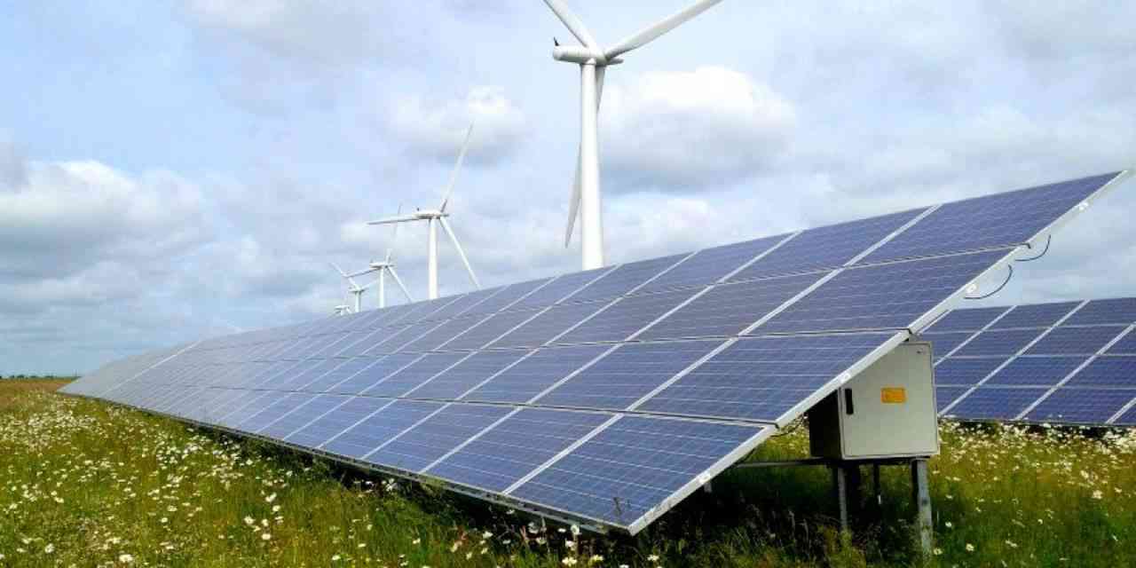 Rüzgar enerjisinden 2.200 MW'lık hibrit güneş kapasitesi