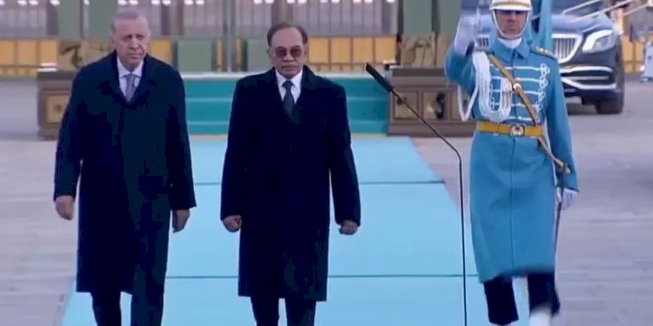 Malezya Başbakanı Enver İbrahim Külliye'de