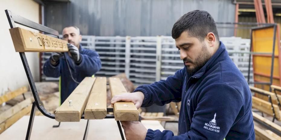 İzmir’in sihirli elleri kent için üretiyor
