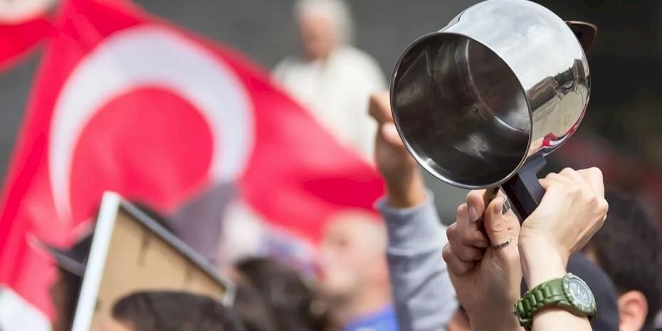 TBMM kararına karşı ülke genelinde eylem... DEV EMEKLİ-SEN emekli hakları için nöbette