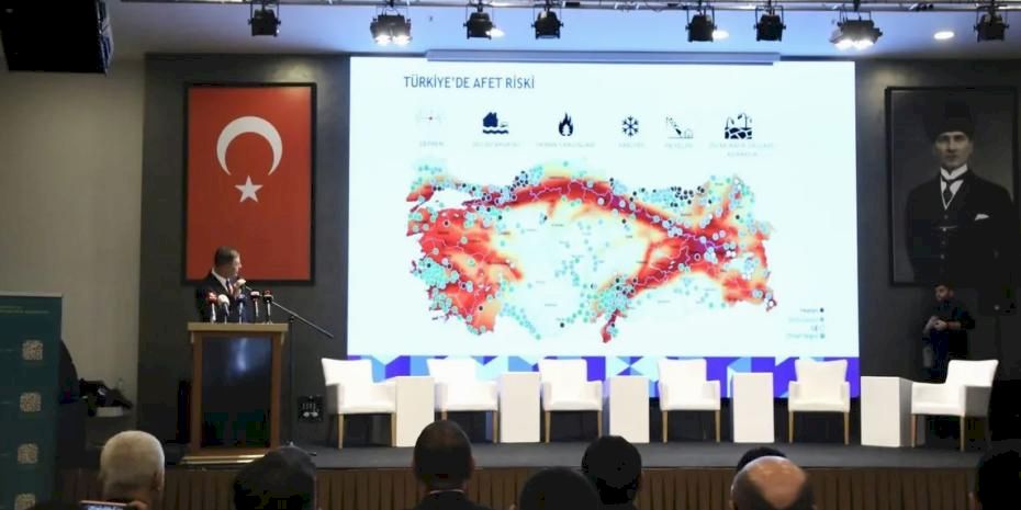 İzmir'de Başkan Tugay’dan afet yönetimi mesajı