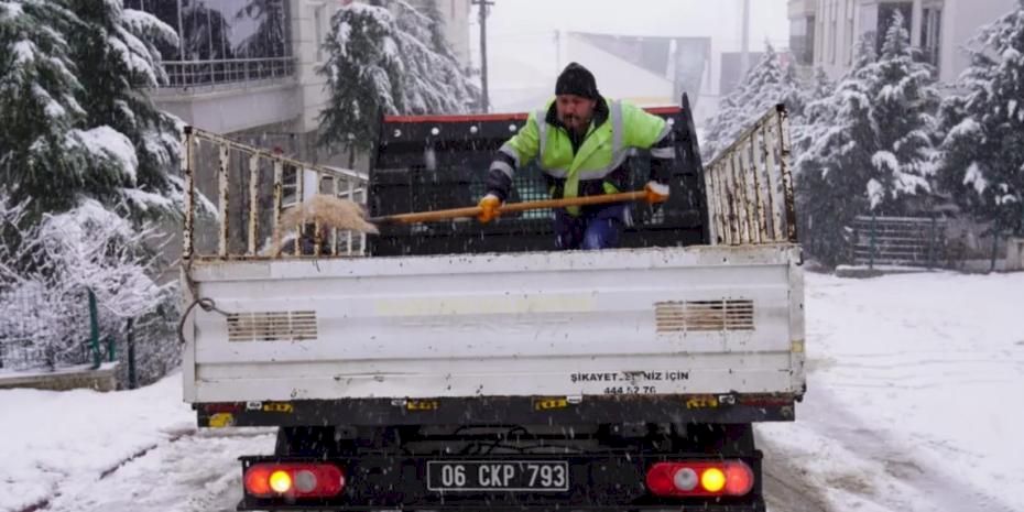 Ankara Keçiören'de karla mücadele seferberliği