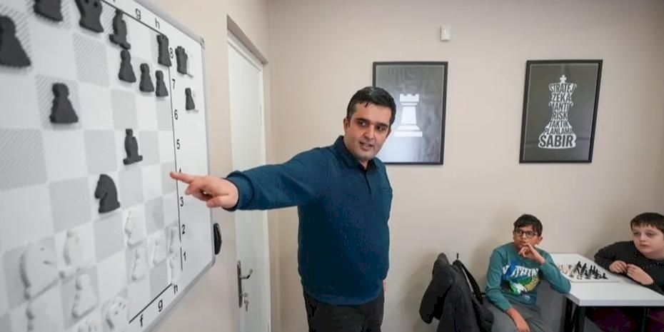 İstanbul Maltepe’de çocuklara satranç kursu