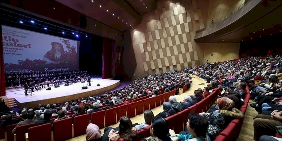 Denizli’de ‘Gelin Türküleri’ konseri büyük beğeni topladı