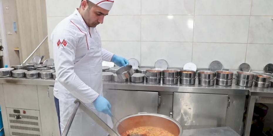 Gebze'de aylık 8 bin öğün sıcak aş oldu