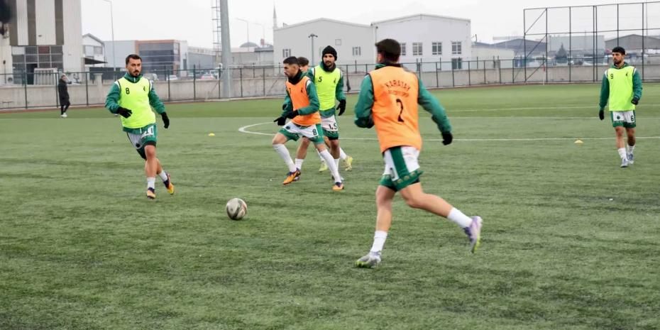 Konya Karatay sezona fırtına gibi başladı