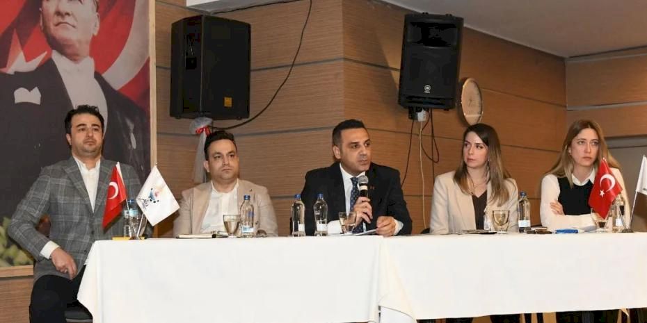 İzmir Çiğli’de revizyon planlar mahalle sakinlerine anlatıldı