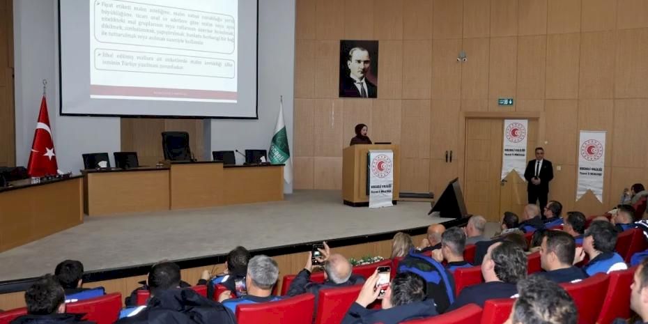 Kocaeli'de zabıtaya tüketici kanunu eğitimi