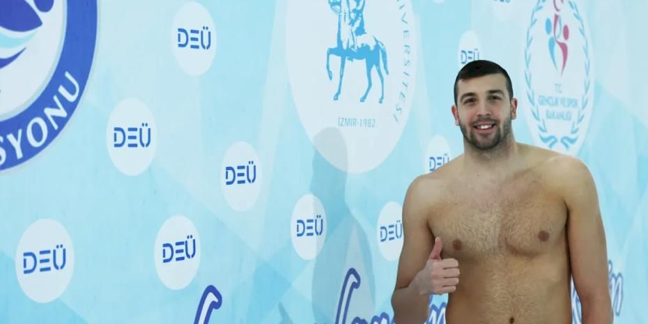 DEÜ kapılarını milli yüzücüye açtı