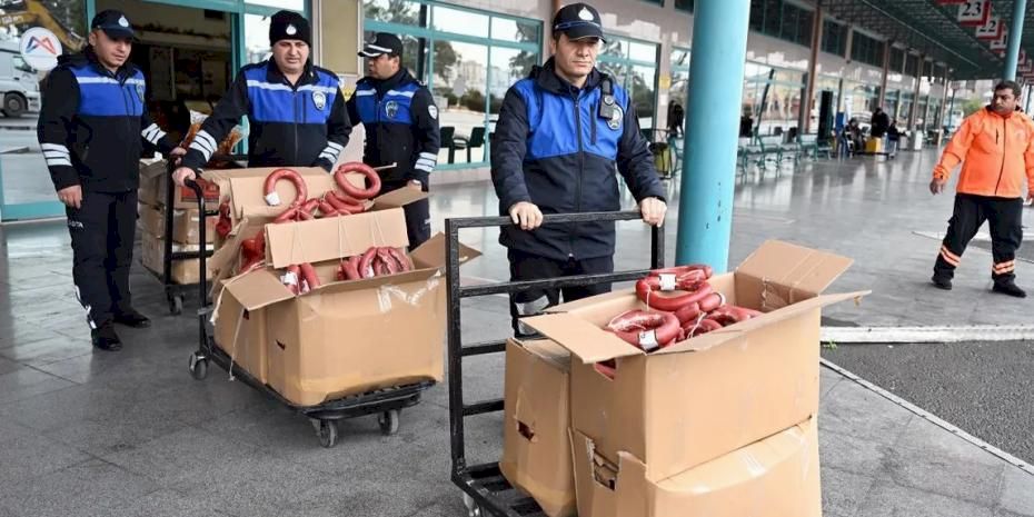 Mersin’de otobüslerde sağlıksız gıda sevkiyatına geçit yok