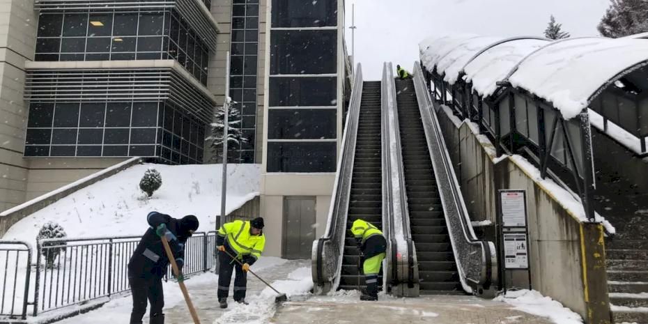 Kocaeli'de karla mücadelede 7/24 görevde