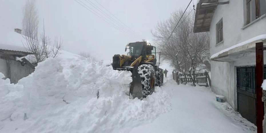 Sakarya'da 100 kişilik timle karla mücadelede son durum
